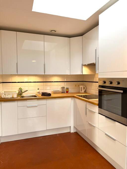 Appartement A Pied Du Centre Avec Place De Parking Арль Экстерьер фото